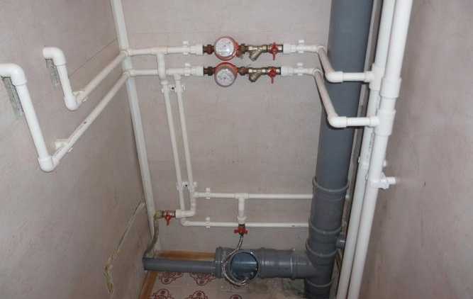 Разводка труб в ванной квартиры и частном доме в Ильинском